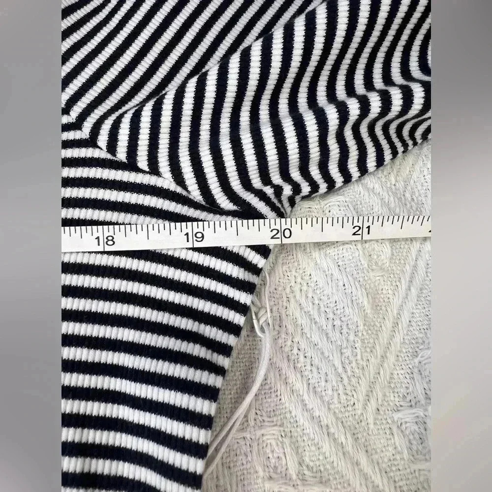 Chico’s Stripe Ribbed Henley Tee, size 2, BNWT, SOLD OUT ONLINE - Picture 11 of 11